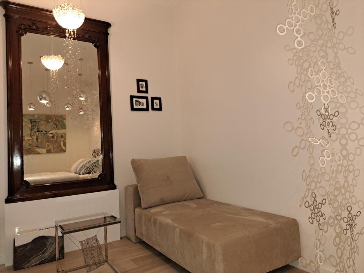 Appartamento Slovenian Art Story *